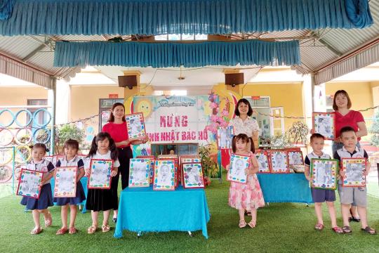 Trường Mầm non Thụy Vân tổ chức hoạt động ngoại khóa kỷ niệm 123 năm ngày sinh Chủ tịch Hồ Chí Minh